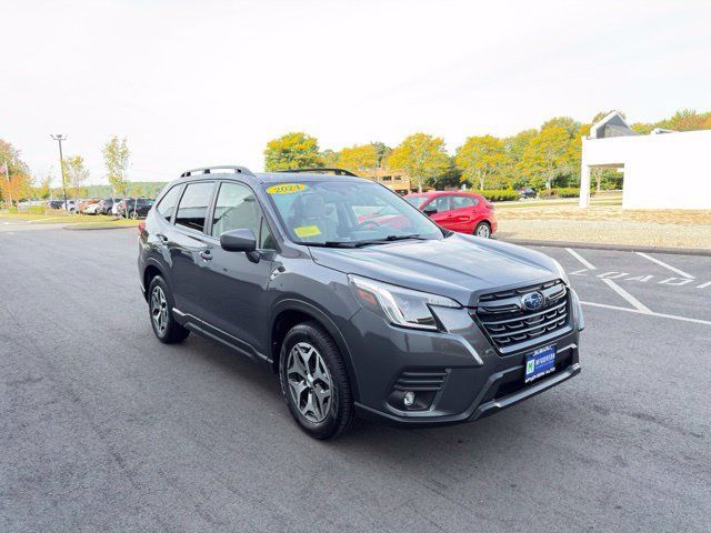 Used 2024 Subaru Forester Premium AWD/4WD image 4