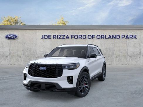 New 2026 Ford Explorer ST-Line w/ ST-Line Street Pack AWD/4WD image 2
