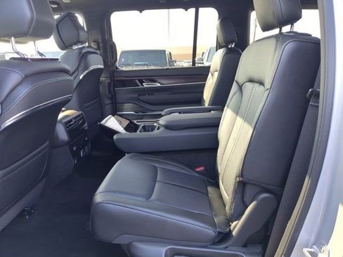 New 2024 Jeep Grand Wagoneer Series I AWD/4WD image 7