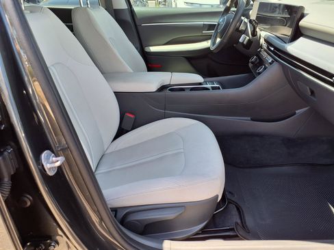 Certified 2024 Hyundai Sonata SEL w/ Convenience Package FWD image 11