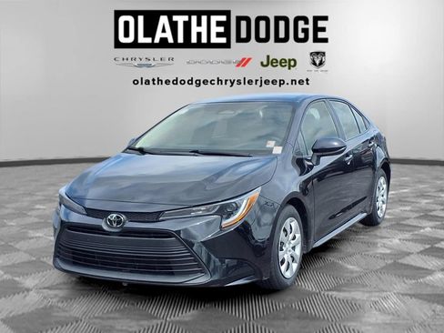 Used 2025 Toyota Corolla LE FWD image 1