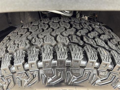 Used 2025 Ford Bronco Heritage Edition image 28