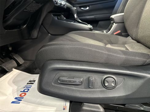 Used 2025 Honda CR-V EX image 14