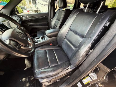 Used 2019 Jeep Grand Cherokee Limited image 14