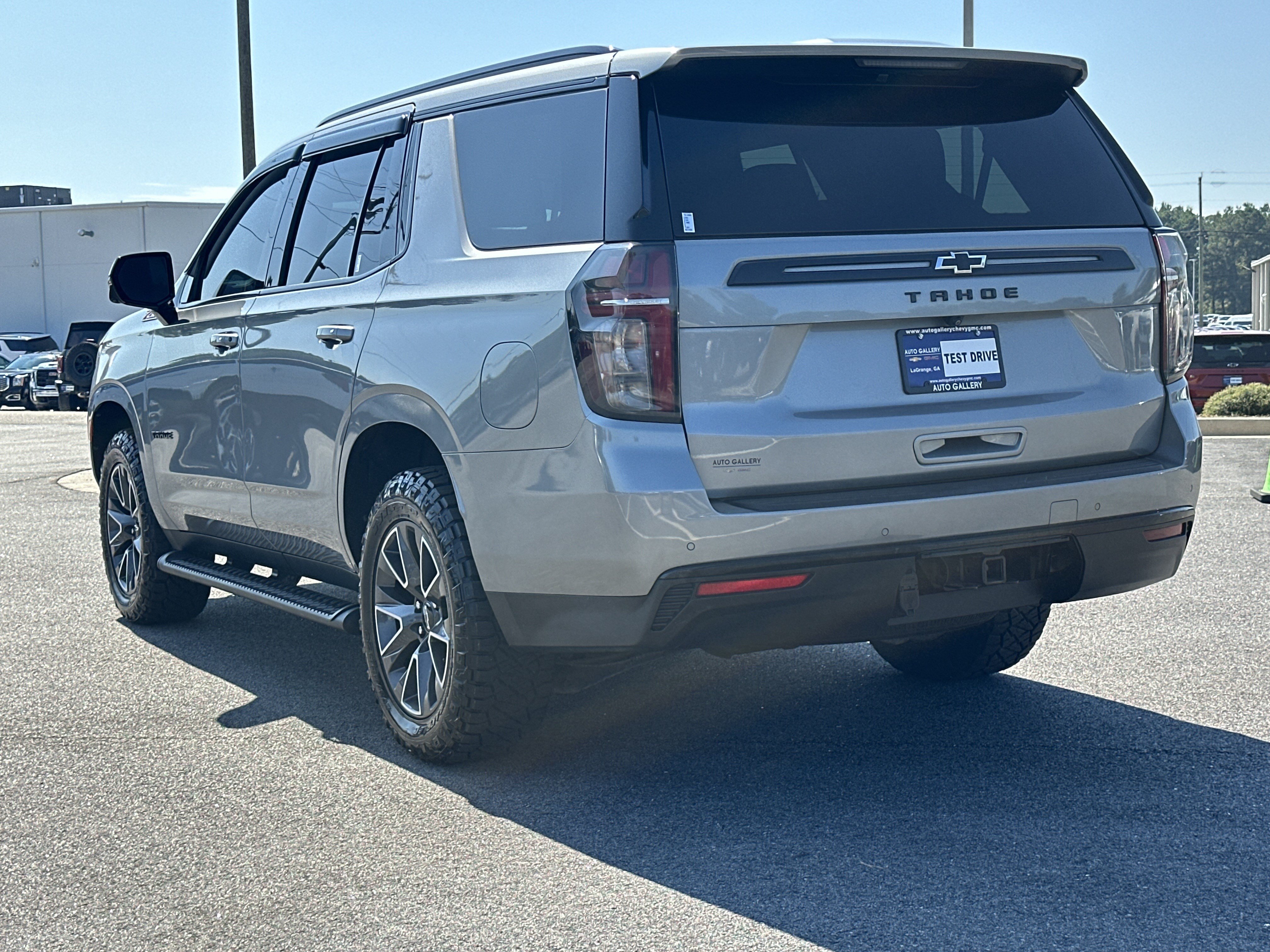Certified 2023 Chevrolet Tahoe Z71 w/ Luxury Package AWD/4WD image 8
