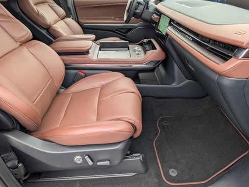New 2026 Lincoln Navigator Reserve AWD/4WD image 29