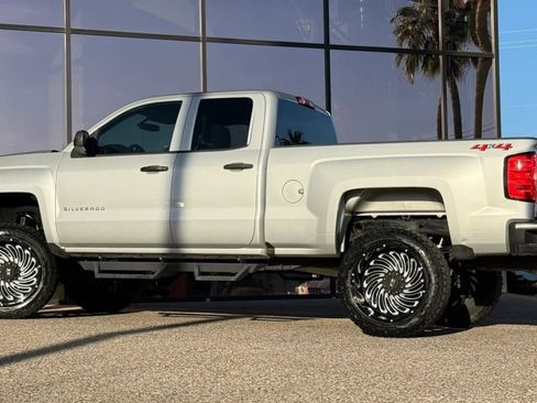 Used 2018 Chevrolet Silverado 1500 Custom w/ Trailering Package image 6