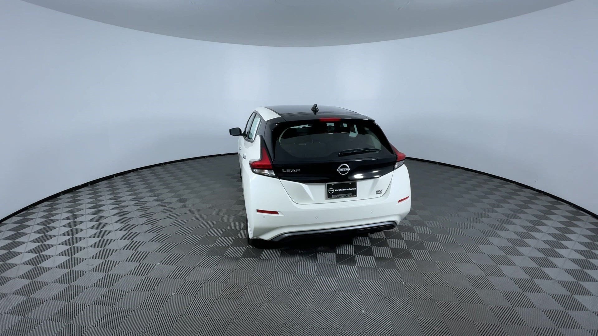 Certified 2025 Nissan Leaf SV Plus FWD image 7