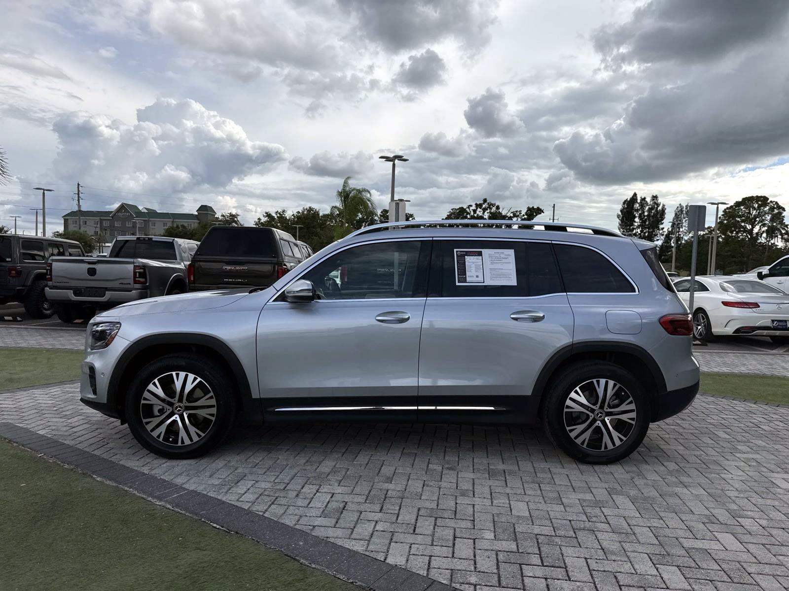 Certified 2025 Mercedes-Benz GLB 250 image 3