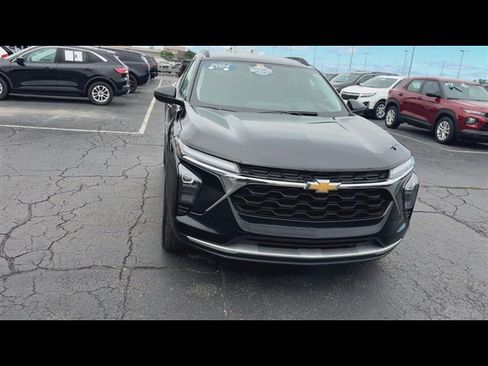 Certified 2024 Chevrolet Trax LT w/ Driver Confidence Package FWD image 3