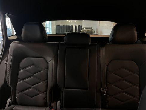 Used 2025 Volkswagen Atlas Cross Sport SE image 39