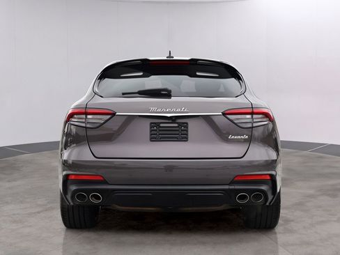 Used 2022 Maserati Levante Modena AWD/4WD image 6