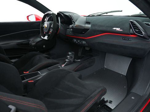 Certified 2020 Ferrari 488 Pista Coupe image 25