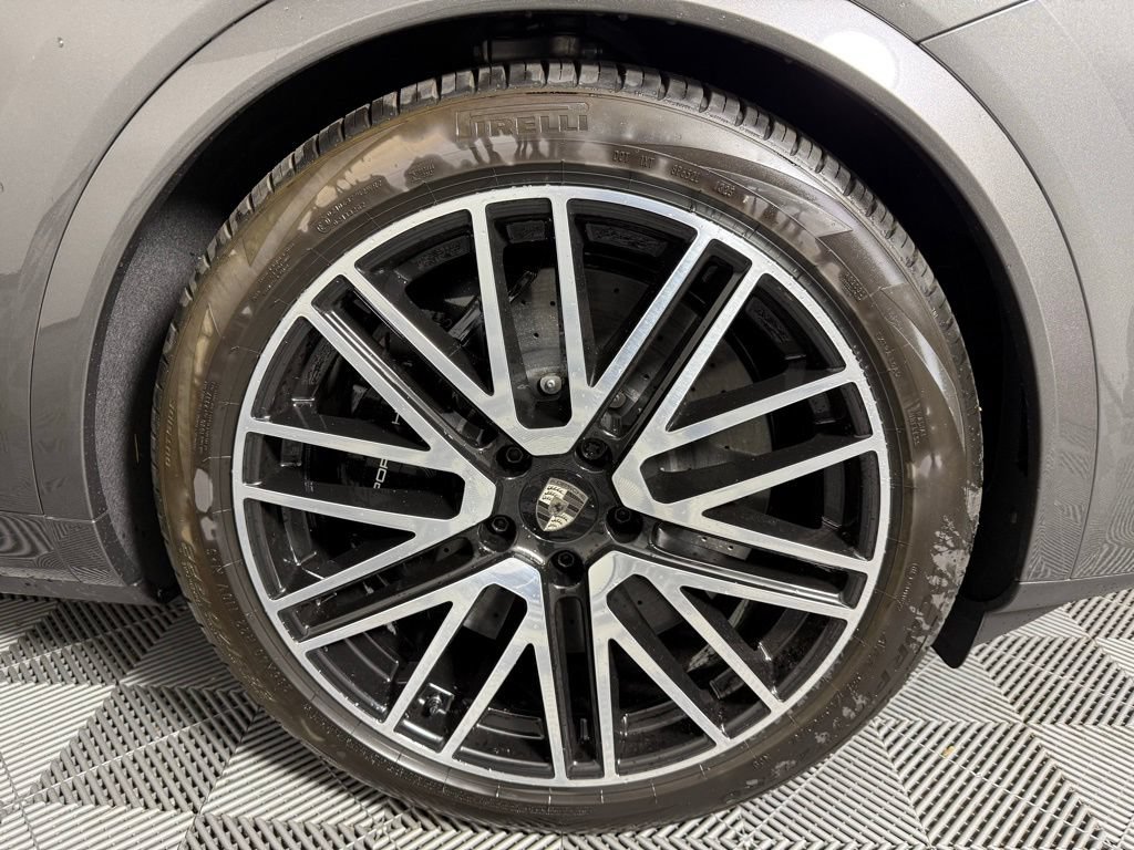 Certified 2026 Porsche Cayenne Turbo AWD/4WD image 14