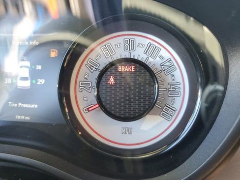 Used 2023 Dodge Challenger R/T w/ Plus Package image 29