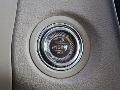 Used 2022 Mercedes-Benz C 300 Coupe image 32