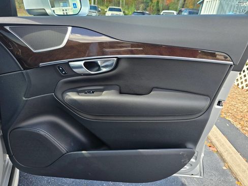 Used 2019 Volvo XC90 T6 Momentum w/ Protection Package image 16
