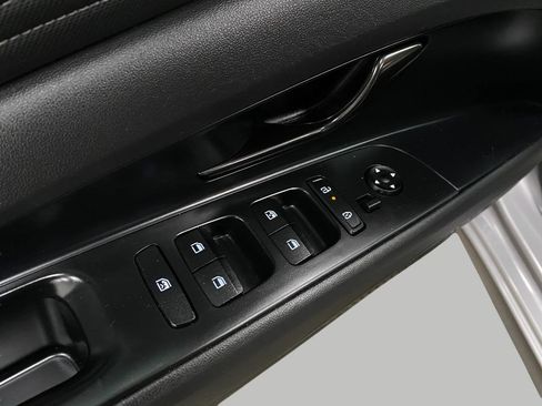 Certified 2025 Hyundai Elantra Sport FWD image 28