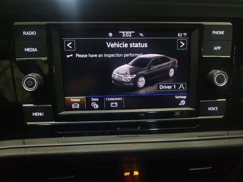 Used 2020 Volkswagen Jetta SE w/ SE Cold Weather Package FWD image 25