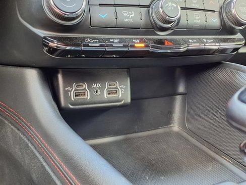 Used 2025 Dodge Durango GT AWD/4WD image 15