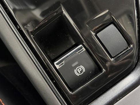 Certified 2024 Subaru Crosstrek 2.5i Limited w/ Crosstrek Mirror Package image 31