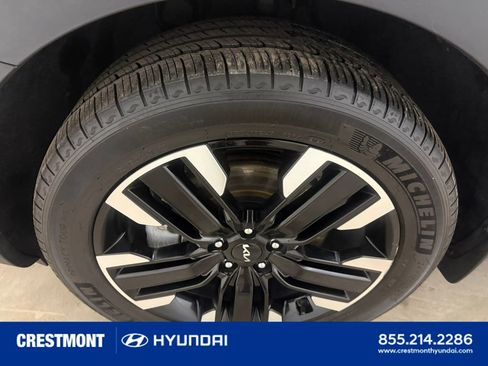 Used 2023 Kia Telluride SX AWD/4WD image 9