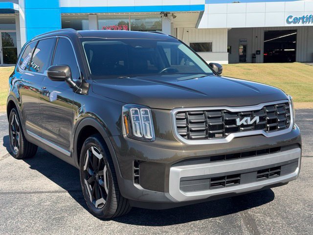 Used 2023 Kia Telluride S FWD image 19