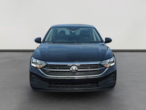 Certified 2024 Volkswagen Jetta SE image 8