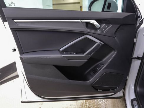 Used 2022 Audi Q3 2.0T Premium Plus w/ Premium Plus Package image 9