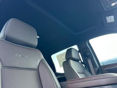 New 2026 GMC Sierra 1500 Denali w/ Technology Package AWD/4WD image 17