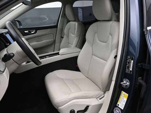 Used 2023 Volvo XC60 B5 Plus AWD/4WD image 10
