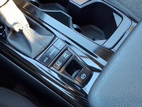 Used 2025 Toyota Camry LE image 18