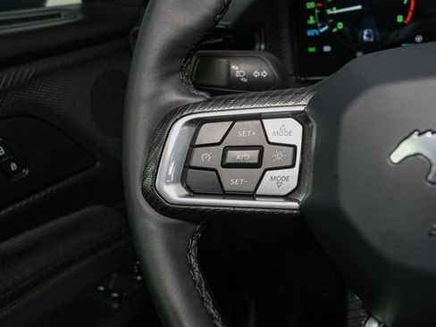 Used 2025 Ford Mustang Coupe image 28