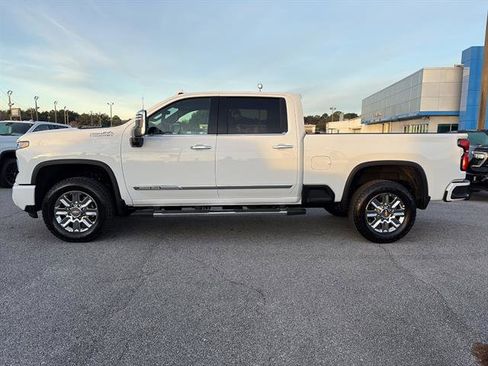 New 2026 Chevrolet Silverado 2500 High Country w/ High Country Premium Package AWD/4WD image 4