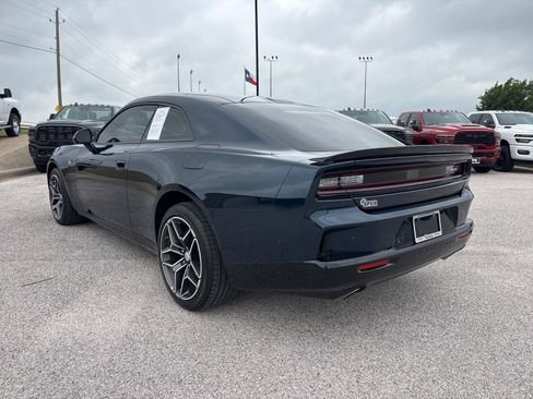 Used 2026 Dodge Charger Scat Pack AWD/4WD image 3