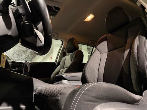 Used 2022 Subaru Outback Premium image 9