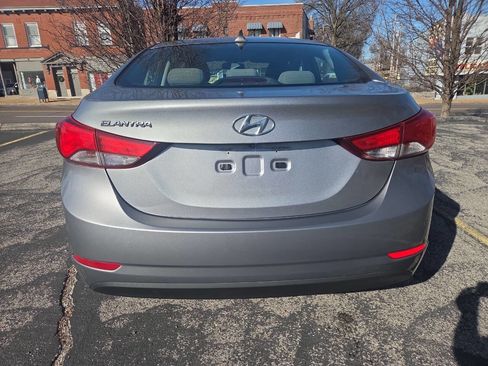 Used 2014 Hyundai Elantra SE w/ Option Group 02 image 10