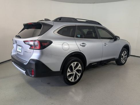 Used 2020 Subaru Outback Limited AWD/4WD image 6
