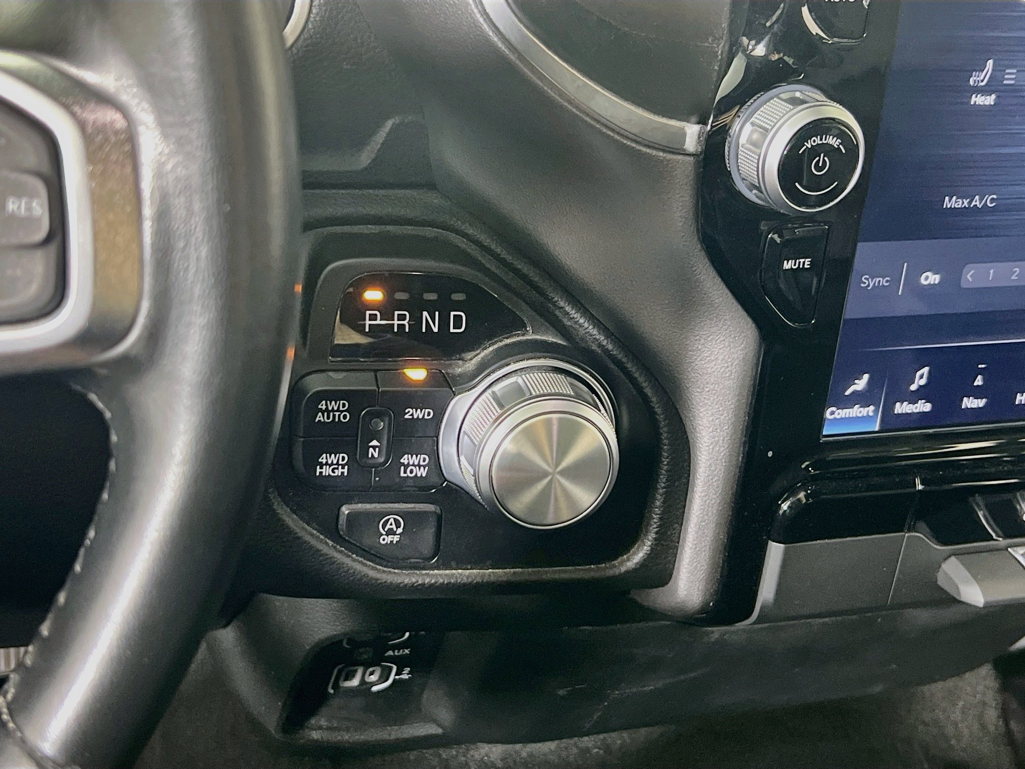 Used 2023 RAM 1500 Laramie AWD/4WD image 17