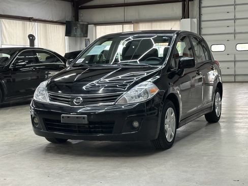 Used 2011 Nissan Versa 1.8 S image 5