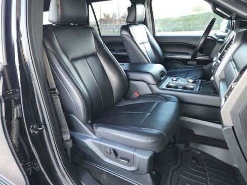 Used 2021 Ford Expedition Max XLT image 16