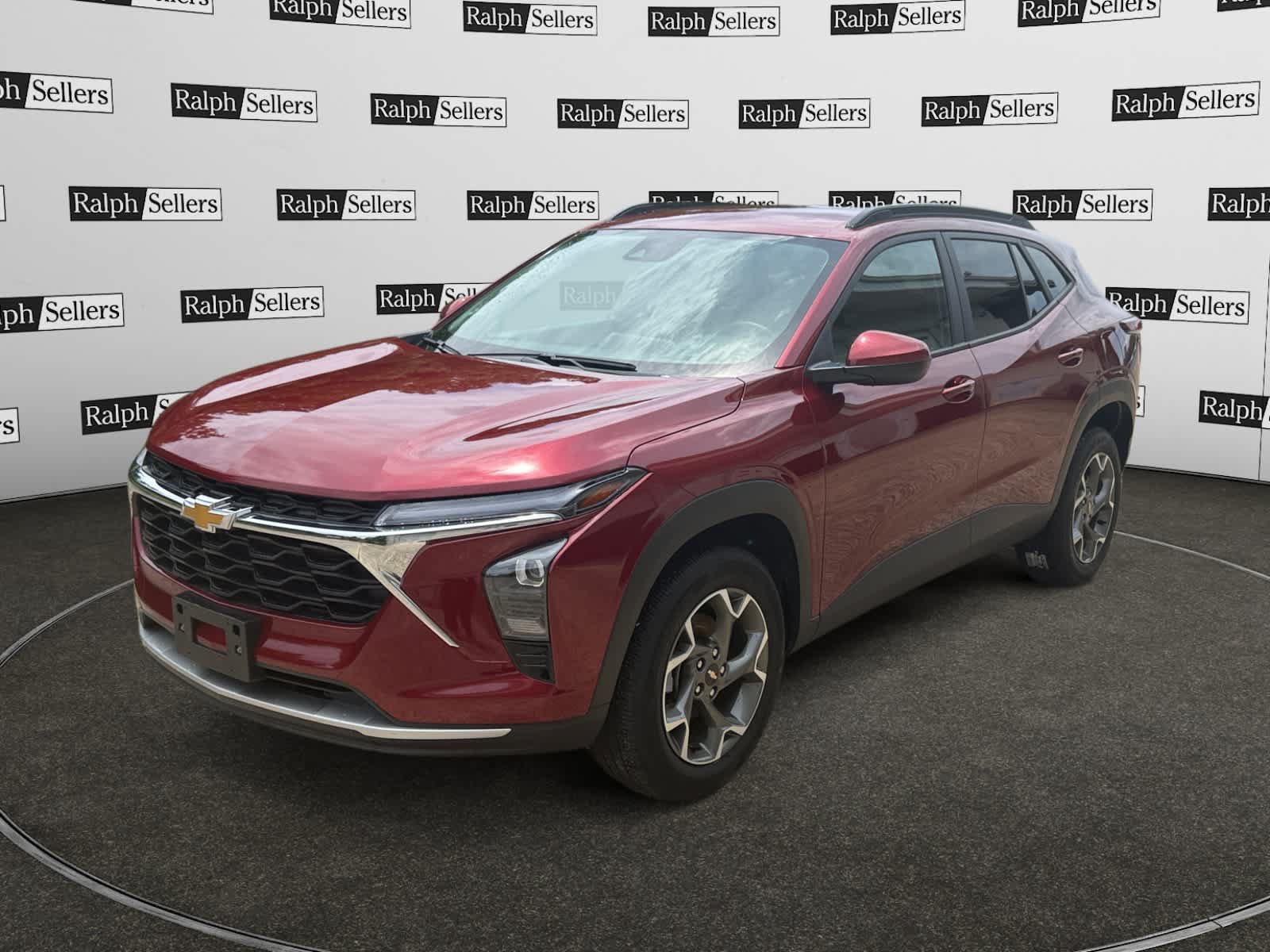 Used 2025 Chevrolet Trax LT w/ LT Convenience Package FWD image 2