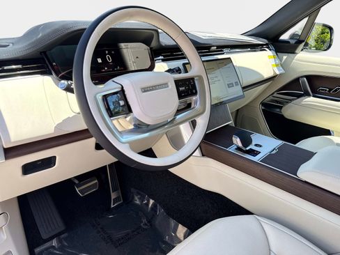 New 2026 Land Rover Range Rover Long Wheelbase SE AWD/4WD image 23
