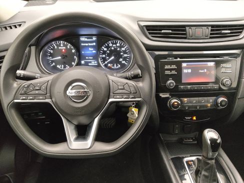 Used 2017 Nissan Rogue S AWD/4WD image 22