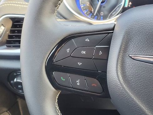 Used 2023 Chrysler Pacifica Limited w/ S Appearance Package image 20