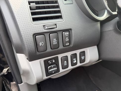 Used 2012 Toyota Tacoma 4x4 Access Cab V6 w/ TRD Off-Road Pkg image 55