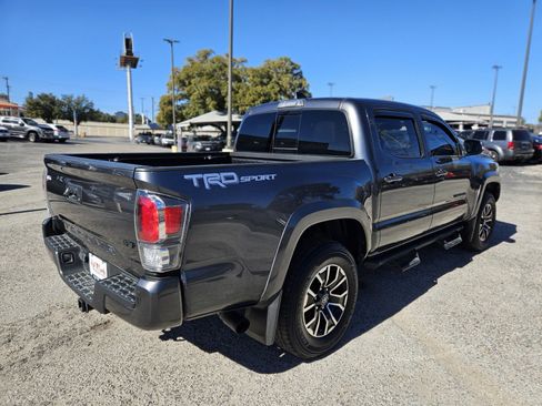 Used 2023 Toyota Tacoma TRD Sport image 4