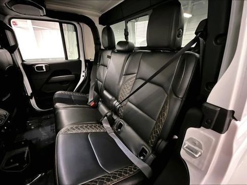 Used 2023 Jeep Gladiator Overland image 23