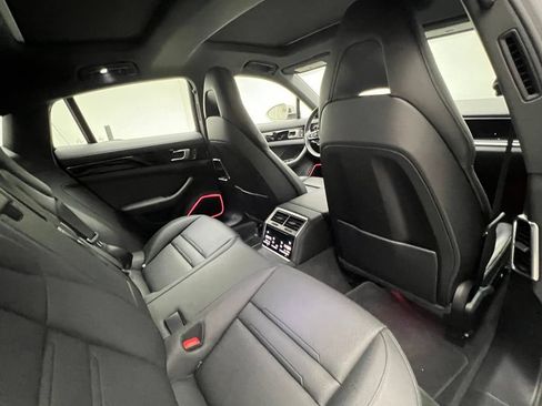 Certified 2023 Porsche Panamera 4 AWD/4WD image 16
