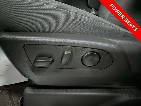Used 2025 Chevrolet Silverado 1500 LT AWD/4WD image 32